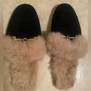 Black suede fur slippers